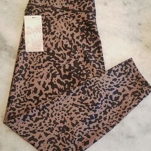 NWT Sage Collective Legging